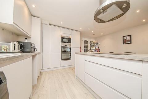 3 bedroom semi-detached house for sale, Langdale Close, Felixstowe