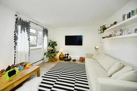 3 bedroom end of terrace house for sale, Whitehawk Way, Brighton