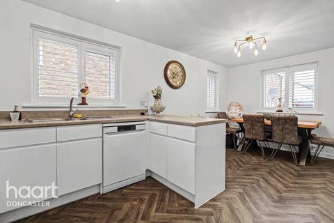 3 bedroom detached house for sale, Herringbone Drive, Bessacarr, Doncaster