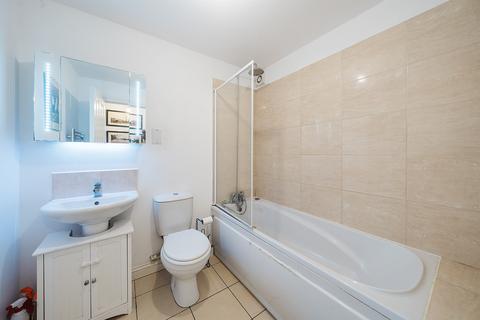 2 bedroom ground floor flat for sale, Coldharbour Lane, London