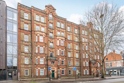 1 bedroom flat for sale, St. Georges Road, London