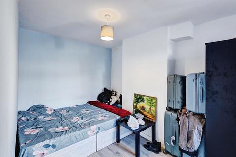 4 bedroom end of terrace house for sale, Newington Road, Northampton
