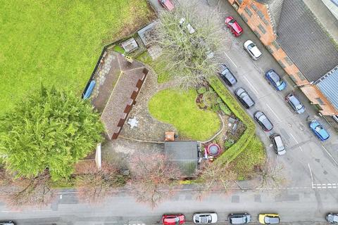 4 bedroom detached house for sale, Park Avenue, KETTERING