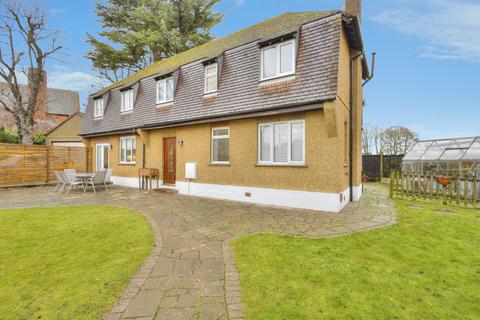 4 bedroom detached house for sale, Park Avenue, KETTERING