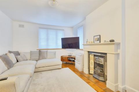 4 bedroom detached house for sale, Park Avenue, KETTERING