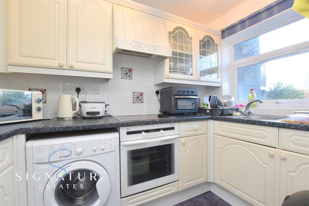 Kitchen 1 (15).jpg