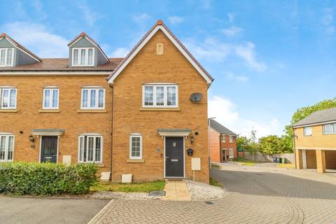 2 bedroom end of terrace house for sale, Aylesbury Drive, Houghton Regis, Dunstable