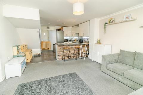2 bedroom end of terrace house for sale, Aylesbury Drive, Houghton Regis, Dunstable