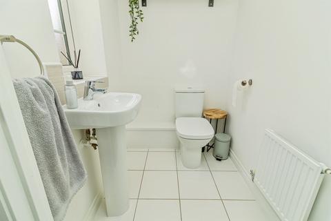 2 bedroom end of terrace house for sale, Aylesbury Drive, Houghton Regis, Dunstable