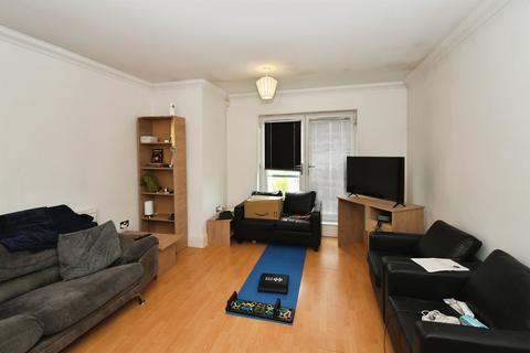 undefined, Ellisons Quay, Burton Waters, Lincoln