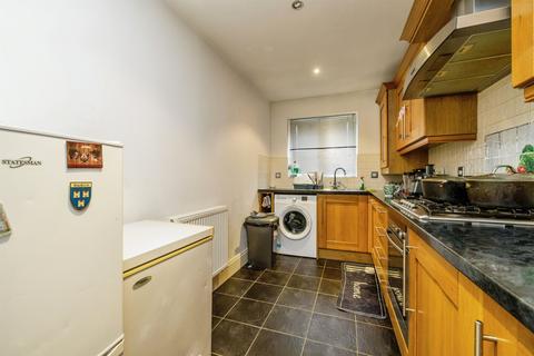undefined, Ellisons Quay, Burton Waters, Lincoln