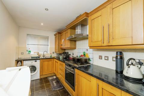 undefined, Ellisons Quay, Burton Waters, Lincoln