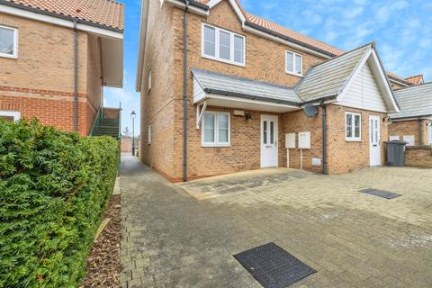 undefined, Ellisons Quay, Burton Waters, Lincoln