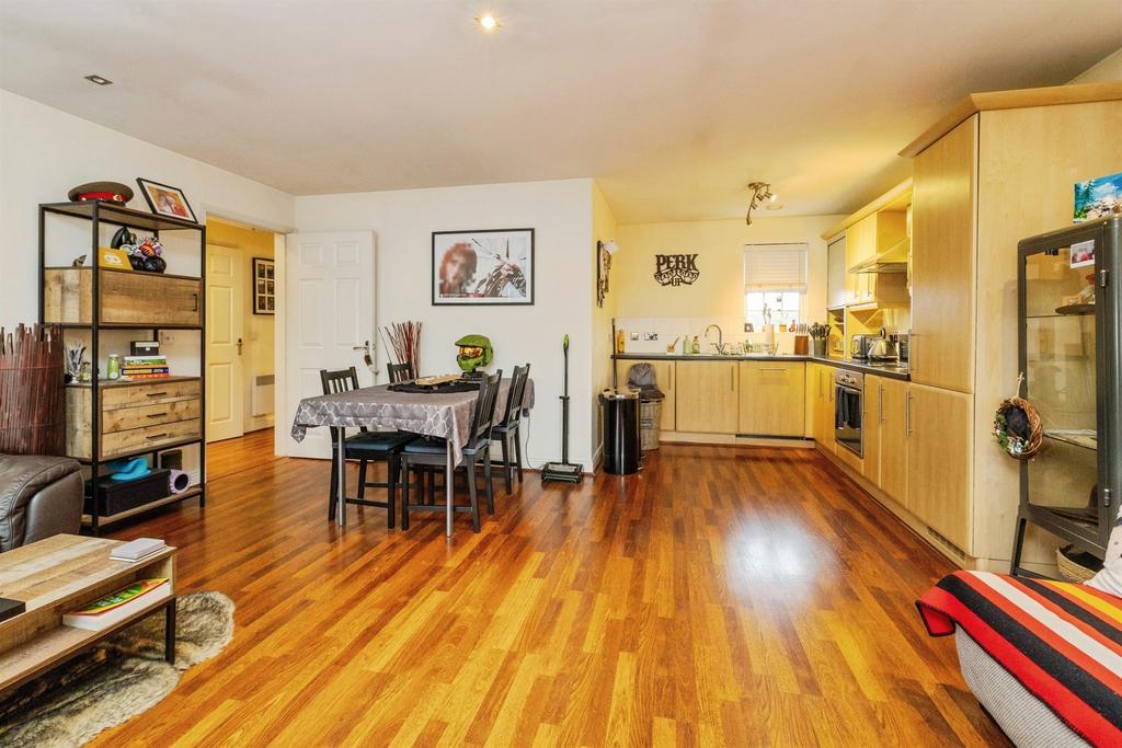 Kitchen / Lounge