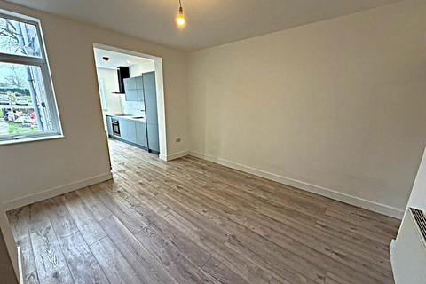 3 bedroom terraced house to rent, Ryton Road, North Anston, Sheffield
