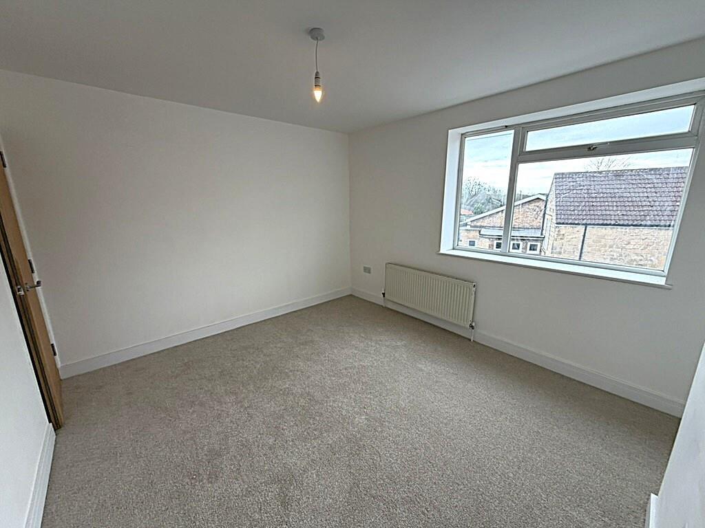 Bedroom 1 3rd.jpg