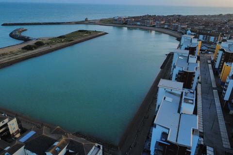 3 bedroom penthouse for sale, Midway Quay, Eastbourne