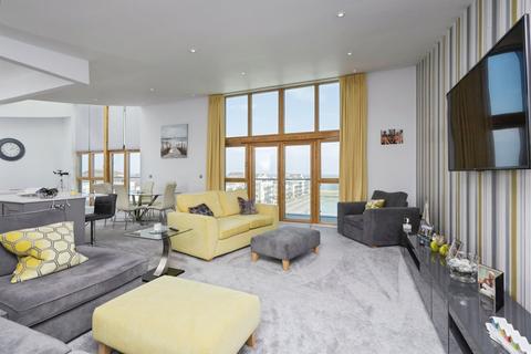 3 bedroom penthouse for sale, Midway Quay, Eastbourne