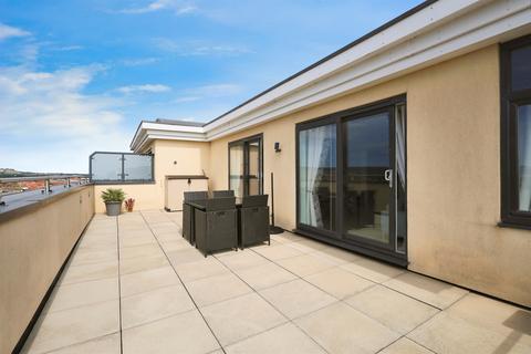 3 bedroom penthouse for sale, Groombridge Avenue, Eastbourne