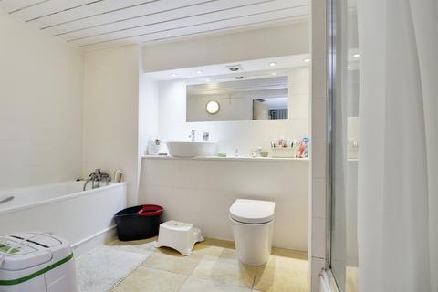 2 bedroom flat for sale, Lee Street, Leicester