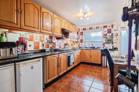 undefined, Yew Tree Drive, Leicester