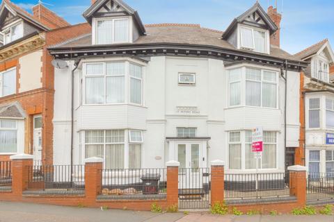 5 bedroom terraced house for sale, St. Peters Road, Leicester