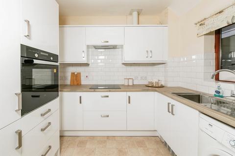 undefined, Emmbrook Court, Reading