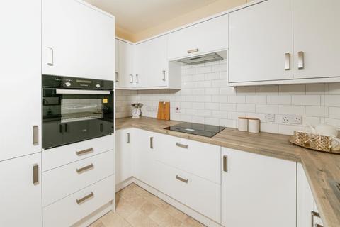 undefined, Emmbrook Court, Reading