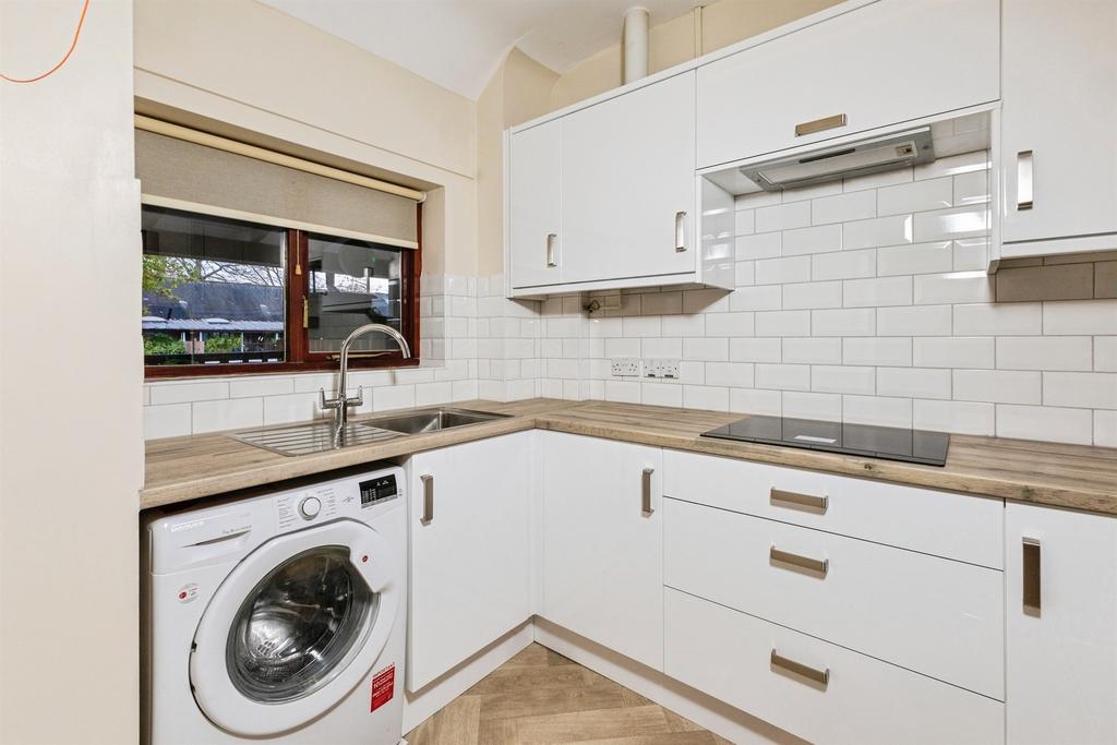 Apartment in Reading, Whitley - View 2