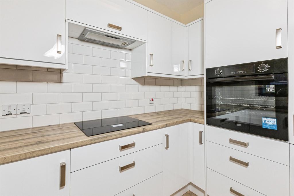 Apartment in Reading, Whitley - View 4