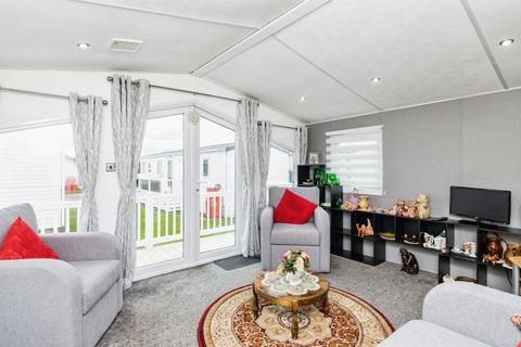 3 bedroom park home for sale, Coast Road, Corton, LOWESTOFT