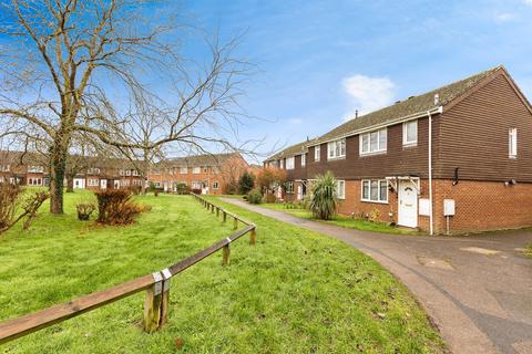 3 bedroom end of terrace house for sale, Felixstowe Close, Lower Earley, READING