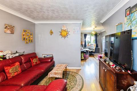 3 bedroom end of terrace house for sale, Felixstowe Close, Lower Earley, READING