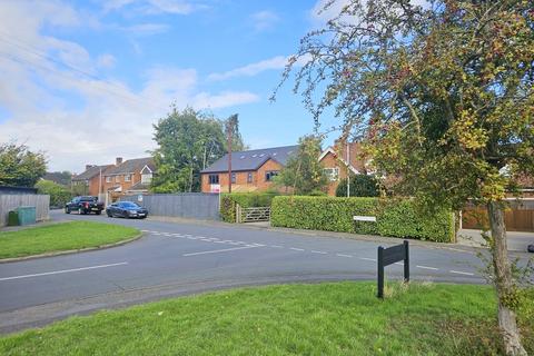 undefined, Hawthorne Road, Caversham, Reading