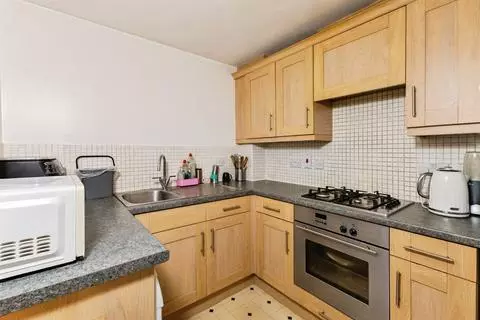 2 bedroom ground floor flat for sale - View 2