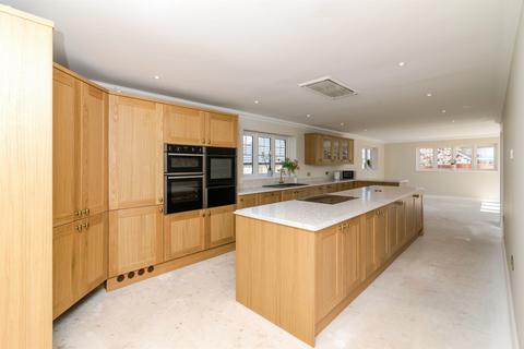 4 bedroom detached bungalow for sale, Richards Close, Lowestoft