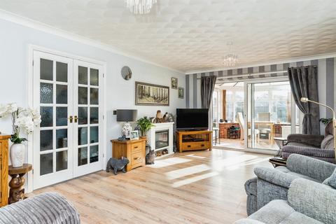 undefined, Hollowell Close, Oulton, LOWESTOFT