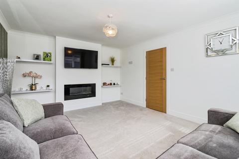 undefined, Crestview Drive, Lowestoft
