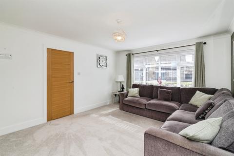undefined, Crestview Drive, Lowestoft