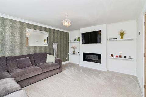 undefined, Crestview Drive, Lowestoft