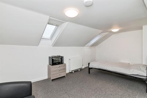 Studio for sale, Milton Road East, Lowestoft