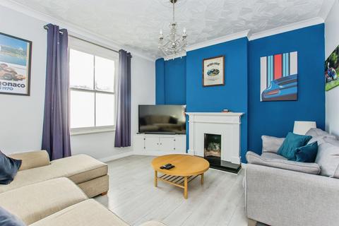 3 bedroom terraced house for sale, High Street, Sutton Bridge, Spalding