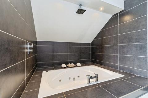 5 bedroom detached house for sale, Ormesby Bank, Ormesby, Middlesbrough