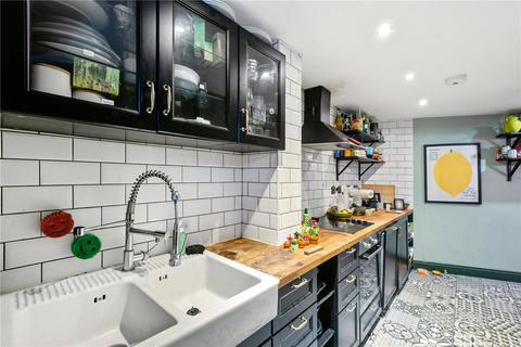 2 bedroom apartment to rent, Bethnal Green Road, London, E2