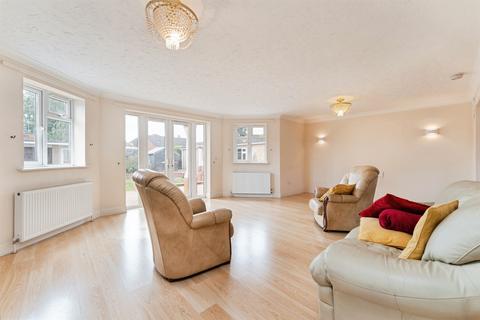 3 bedroom detached house for sale, Elwyndene Road, March