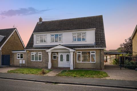 3 bedroom detached house for sale, Elwyndene Road, March