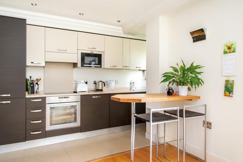 2 bedroom apartment to rent, Maple Leaf Court, Broomfield Lane, Palmers Green, N13