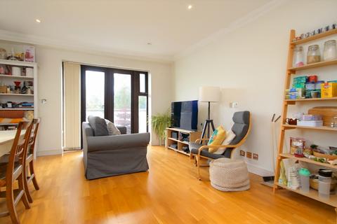 2 bedroom apartment to rent, Maple Leaf Court, Broomfield Lane, Palmers Green, N13