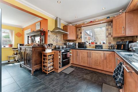 4 bedroom detached house for sale, Kent Way, March