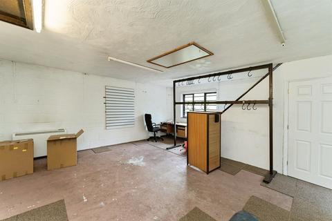 Property for sale, The Avenue, March